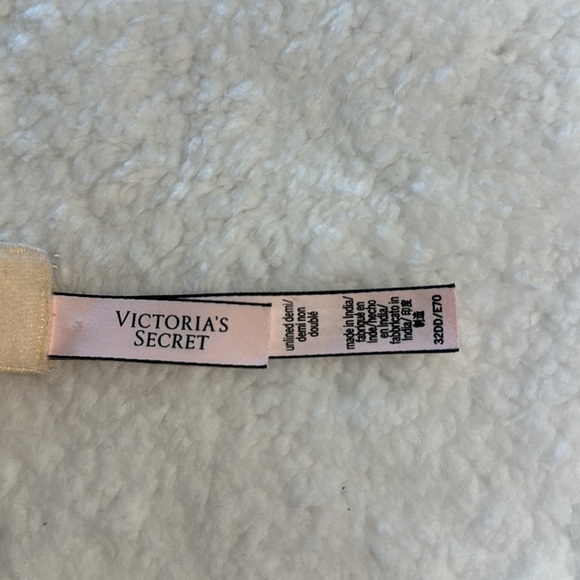 Victoria’s Secret  cream bra Size 32DD - Picture 3 of 3